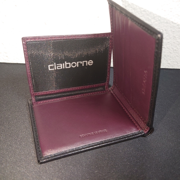 NEW Claiborne bifold wallet - Picture 5 of 5